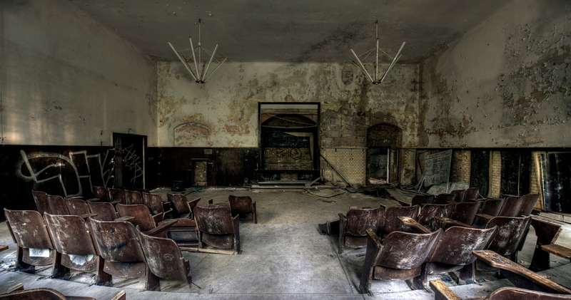 Illustration for article titled The Decaying Remains of Abandoned Hospitals